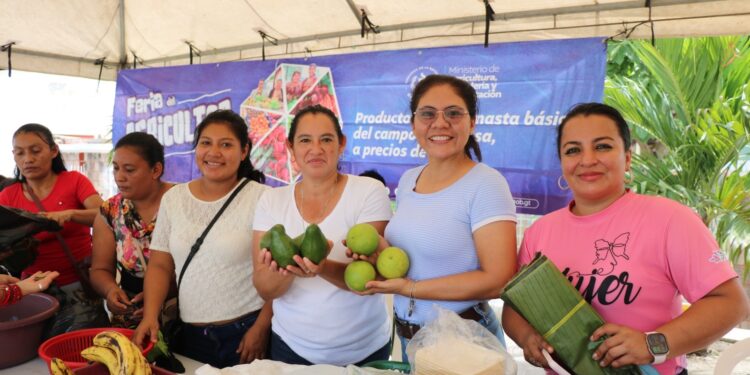 San Benito impulsa la producción local por medio de la Feria del Agricultor