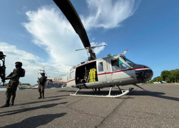 Trasladan vía aérea cargamento de droga incautado en aguas del Pacífico