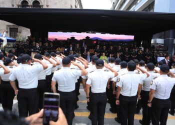 PNC conmemora 28 aniversario con desfile de honor