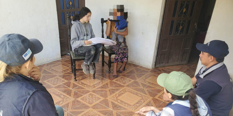 Brindan acompañamiento a familias con casos de desnutrición aguda de Baja Verapaz