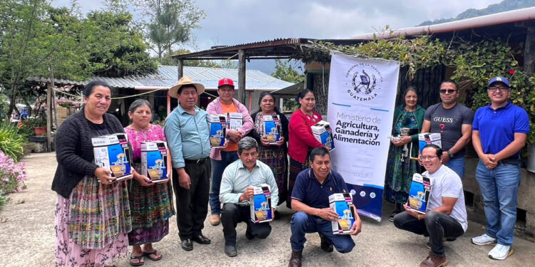 Comunidades fortalecen su organización con insumos y capacitación