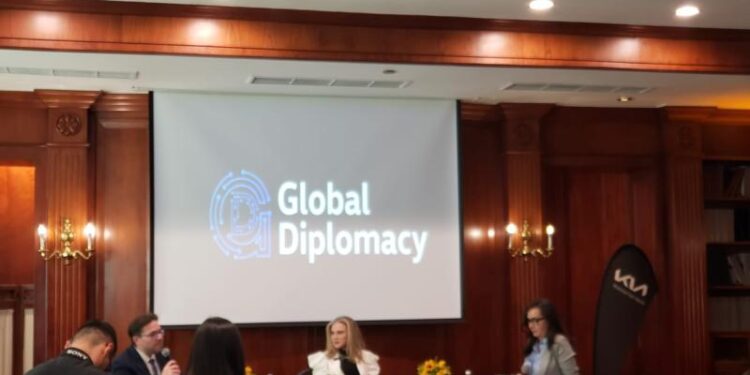 Guatemala y Ecuador fortalecen lazos comerciales en el evento Global Diplomacy