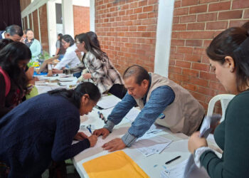 Huertos escolares fortalecen alimentación y educación en Sacatepéquez