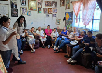 Mujeres mixqueñas conocen los beneficios de asociarse