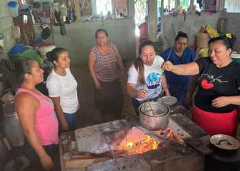 Mujeres peteneras fortalecen sus capacidades productivas