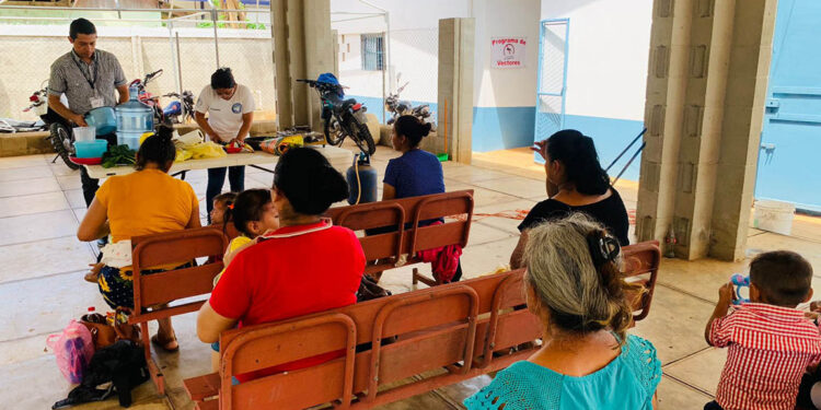 Mujeres son capacitadas para mejorar su alimentación con productos locales