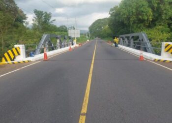 COVIAL ejecuta mantenimiento del puente Porto Camoro en Santa Rosa