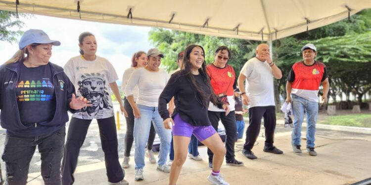 Zumba y rock and roll en el Campo Marte