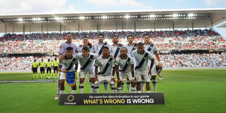 Fiesta en Plaza Obelisco por la Selección Nacional
