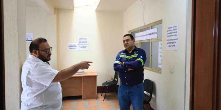 Revisión en ruta, DGT supervisa sede en Quetzaltenango para acelerar mejoras al servicio