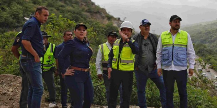 Autoridades del CIV definen acciones de mitigación y trabajos en zona afectada por derrumbe en la Ruta al Atlántico