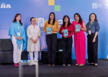 Libro de poesía “Luz de Faro” se presentó en Filgua 2025