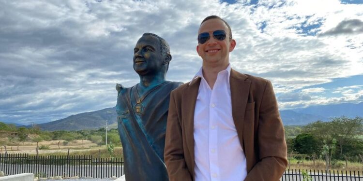 Conoce las ocho esculturas de la Plaza de la Paz en el parque deportivo de Zacapa