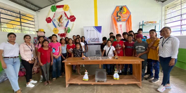 Poptún, Petén, endulza su cultura con taller de dulces de tamarindo