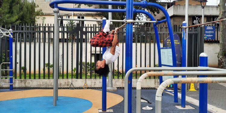Clases gratuitas de calistenia en el Parque de la Paz de zona 21