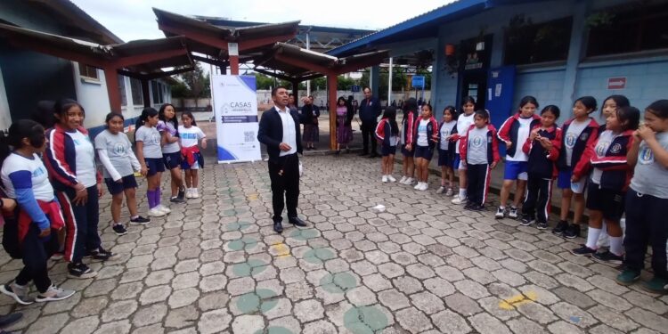 Niños de San Juan Comalapa vuelven a jugar con raíces ancestrales