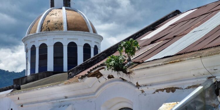 Realizan inspección de inmuebles en Escuintla tras sismos