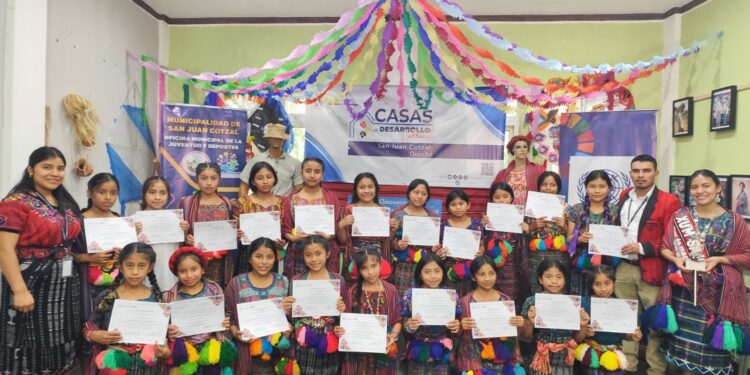 Clausura exitosa del taller de tejidos en San Juan Cotzal, El Quiché