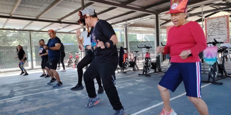 Zumba con estilo creatividad y ritmo en los Campos del Roosevelt