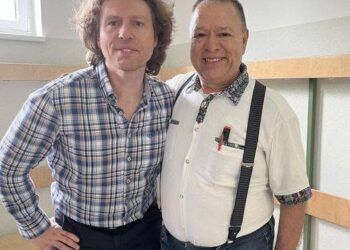 Taller gratuito de mantenimiento de pianos con maestro Danilo Sandoval en Guatemala
