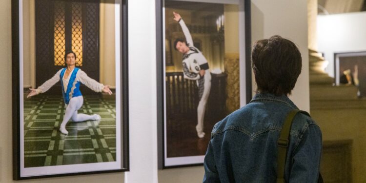 Exposición ‘Memoria Latente’ celebra 77 años del Ballet Nacional en el Corazón de la Cultura