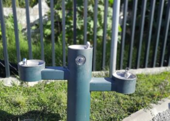 Parque de la Paz zona 21 Guatemala: Bebederos de agua purificada para los visitantes