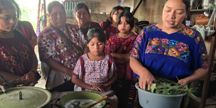 Huehuetenango honra y revitaliza la sabiduría ancestral de sus comadronas