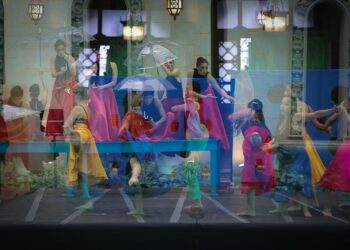 Ballet Moderno y Folklórico cautiva con “Oscura Intuición” en el Palacio Nacional de la Cultura