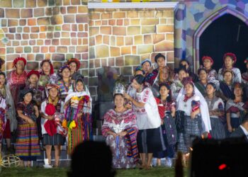 Yosselin Chan de San Cristóbal Totonicapán: Nueva Rab’in Ajaw 2025 coronada en Cobán