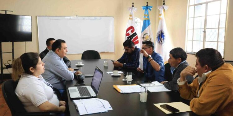 “Poniendo orden en la ruta”, DGT y transportistas unen fuerzas contra el transporte ilegal