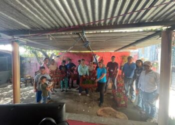 Agricultores Santa Rosa reciben pilones de hortalizas y capacitación en manejo de conejos