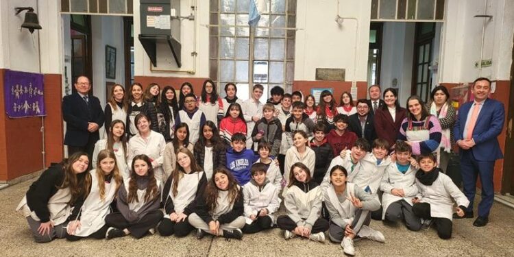 Misión Diplomática promueve la cultura guatemalteca en escuela en Buenos Aires, Argentina