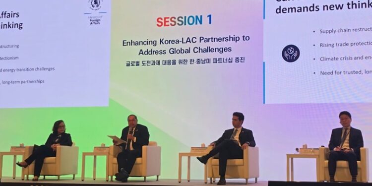 Vicecanciller Julio Orozco representa a Guatemala en el Foro LAC-Korea