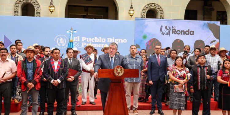 Gobierno propone reforma para facilitar obras públicas en tierras comunales