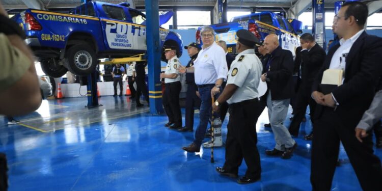 Refuerzan con dotación de vehículos reparados a la PNC