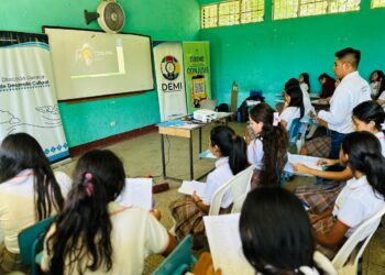 Taller literario: Estudiantes de Santa Rosa exploran la obra de Miguel Ángel Asturias