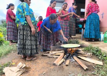 Mujeres Q’eqchi’ de Baja Verapaz, fortalecen su identidad a través de la gastronomía ancestral