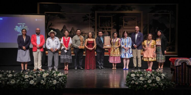 Orden Ixim 2025: Prestigioso reconocimiento es otorgado a Edgar Salazar por su destacado aporte a la cultura guatemalteca