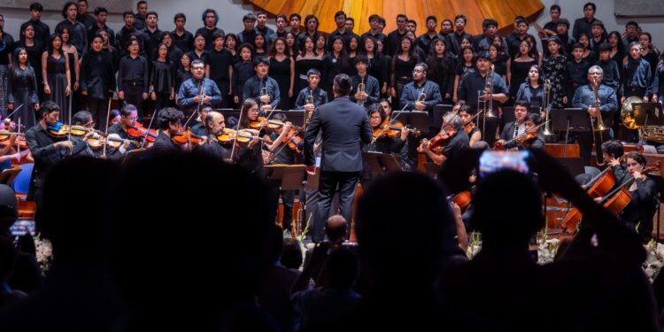 El Conservatorio Nacional de Música celebró 150 años en una presentación que reunió a generaciones de músicos