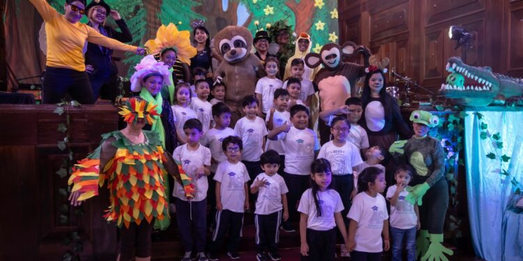 “Un cuento sonoro” de la Marimba Femenina de Concierto cautiva a más de 300 niños