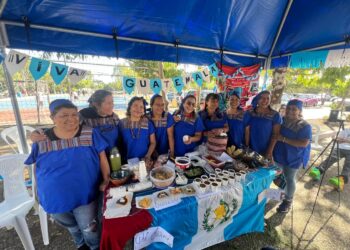 Academia de Baile Latino da vida a la Feria de Jocotenango con un festival en el Parque Erick Barrondo