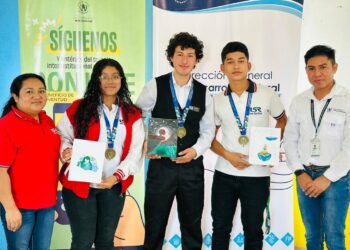 Estudiantes de San Rafael Las Flores celebran la cultura Xinka con arte