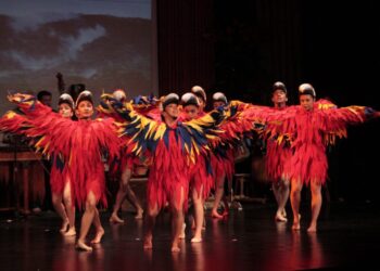 Ballet Moderno y Folklórico hace conciencia a estudiantes con una propuesta ecologista