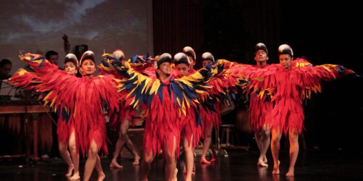 Ballet Moderno y Folklórico hace conciencia a estudiantes con una propuesta ecologista