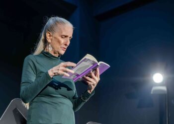 Una vida dedicada a las tablas: “Teatro de Rescate”, libro de Margarita Kénefic