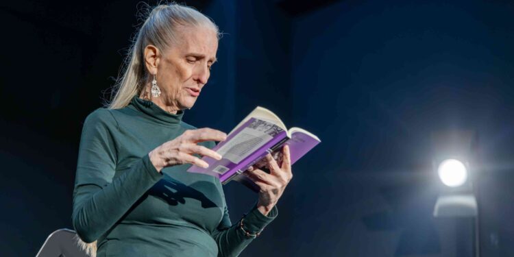 Una vida dedicada a las tablas: “Teatro de Rescate”, libro de Margarita Kénefic