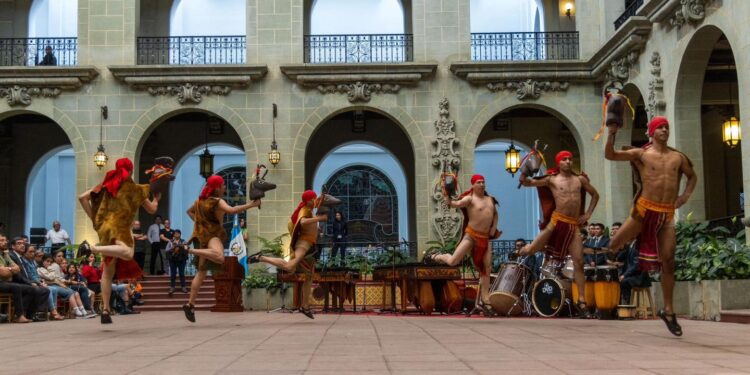 Ballet Moderno y Folklórico de Guatemala: donde la tradición y la vanguardia se unen con un enfoque práctico