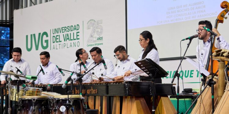 Sonoridad nuestras raíces: la Marimba de Concierto de Bellas Artes maravilla en Sololá