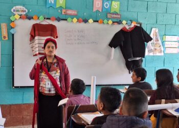 Conversatorio sobre la indumentaria maya en San Pedro Nectá promueve la riqueza cultural del pueblo Mam