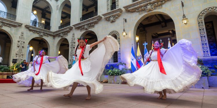 El Festival de Junio celebra el “Encuentro Internacional de Música y Danzas Tradicionales”